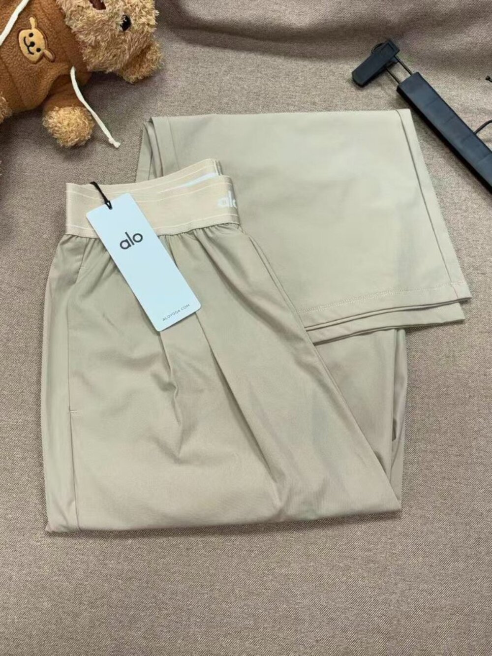 Alo Yoga Suit Up Trouser Gravel Color Regular 30-inch Inner Seam Length 🖤 - Picture 3 of 7